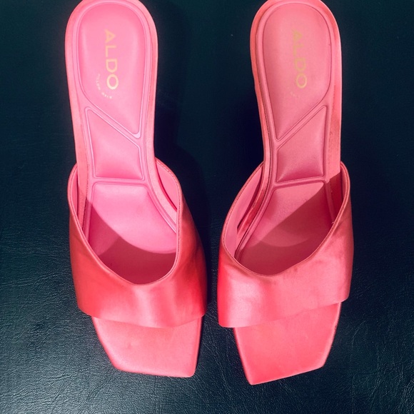 ALDO Women's Vibrant Pink Mules - Picture 1 of 7